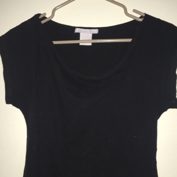 Classic Black Tee🖤 - Picture 2 of 3